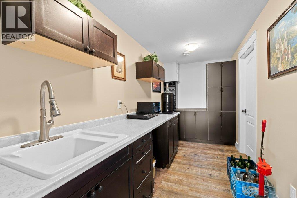 1401 65 Street SW, Salmon Arm