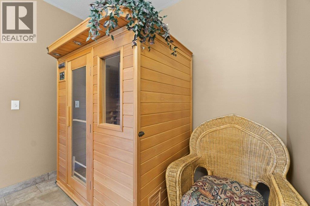 1401 65 Street SW, Salmon Arm