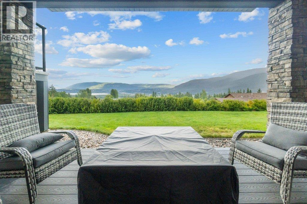 1401 65 Street SW, Salmon Arm