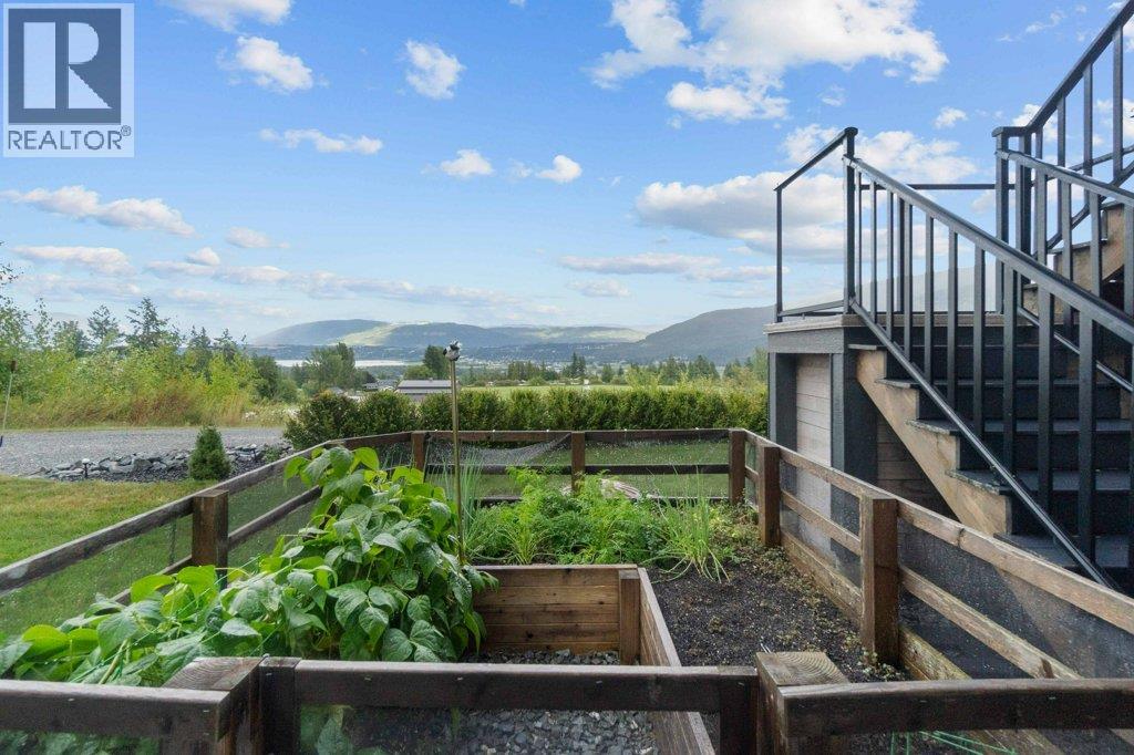 1401 65 Street SW, Salmon Arm