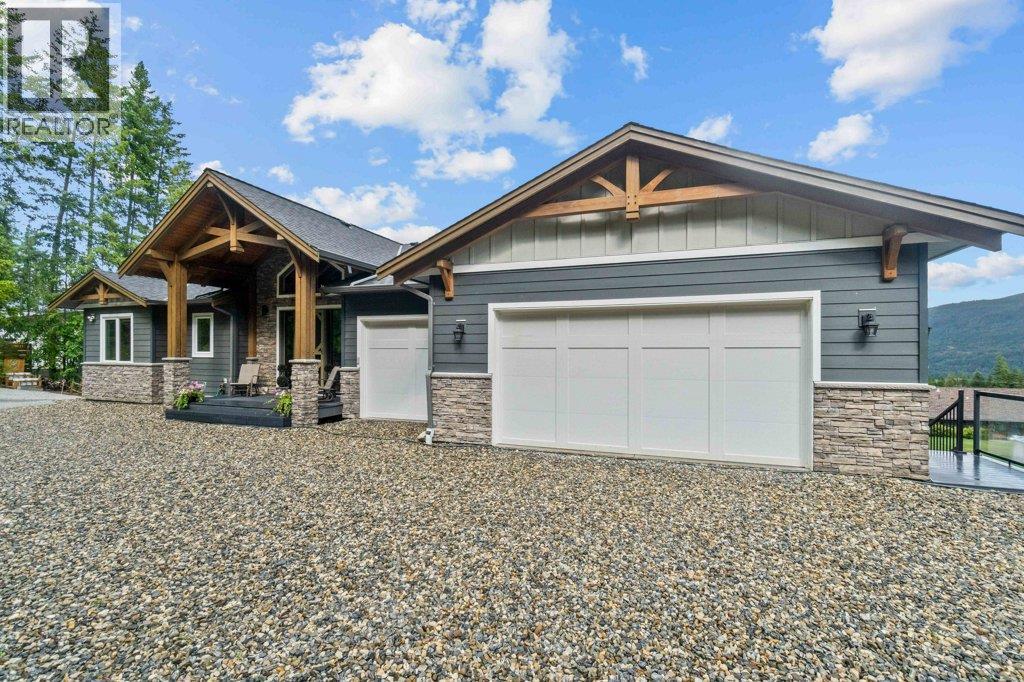 1401 65 Street SW, Salmon Arm