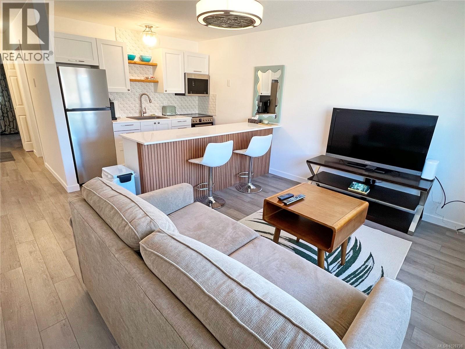 9736 Chemainus Rd - 4