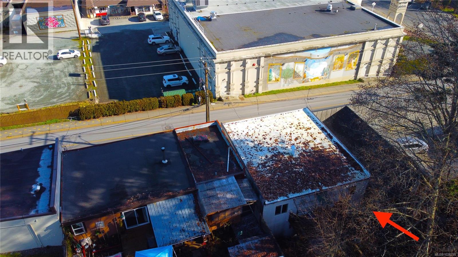 9736 CHEMAINUS RD - 20