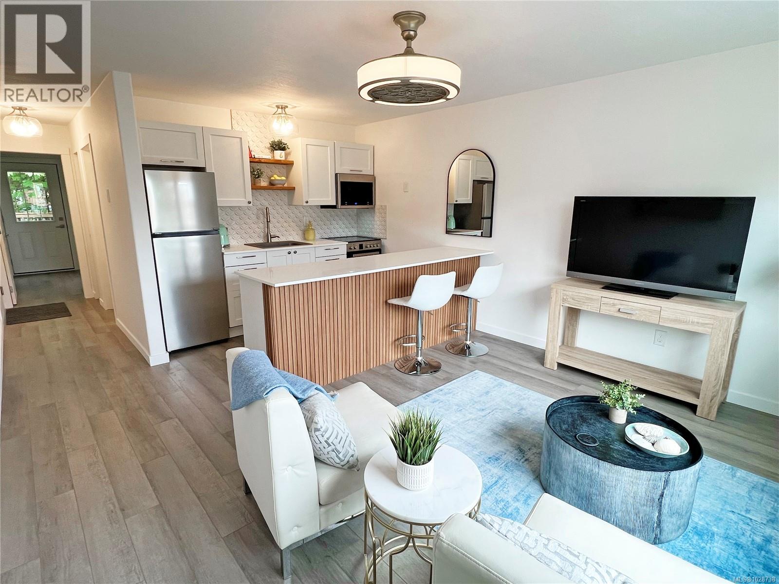 9736 CHEMAINUS RD - 6