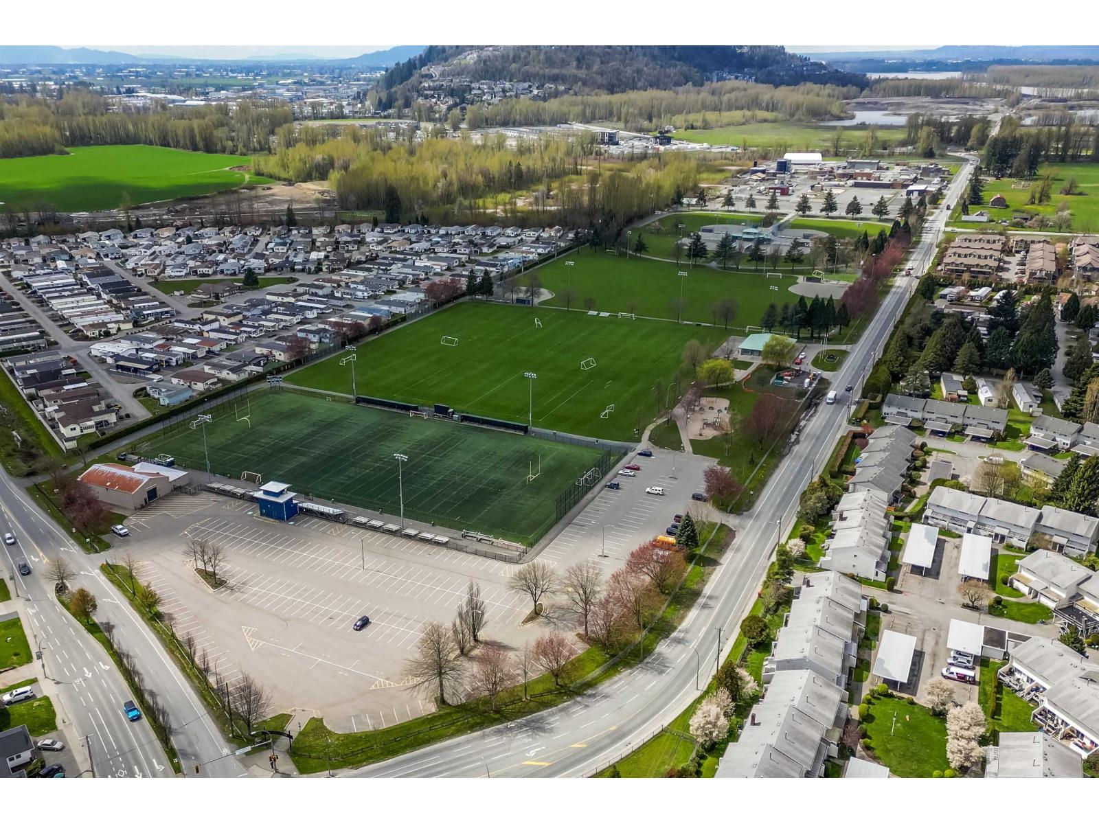 1 9206 CORBOULD STREET, Chilliwack Proper West, Chilliwack