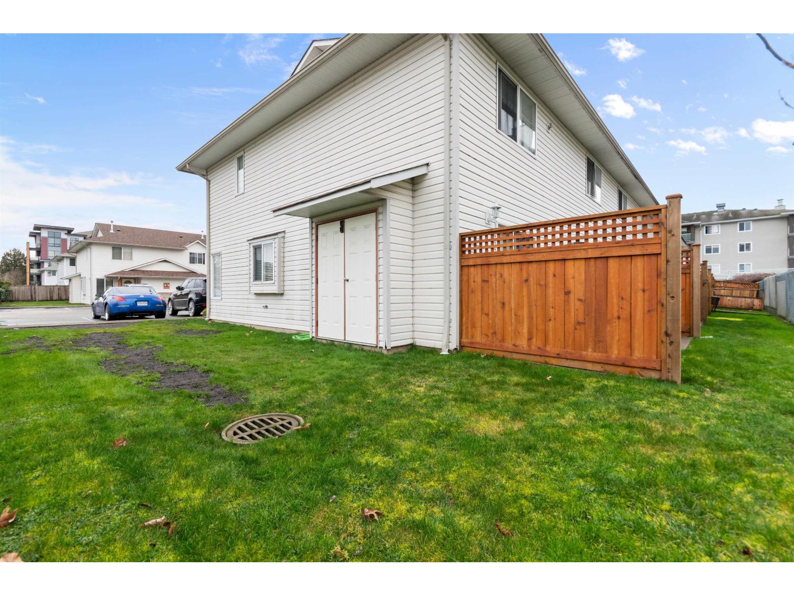 1 9206 CORBOULD STREET, Chilliwack Proper West, Chilliwack