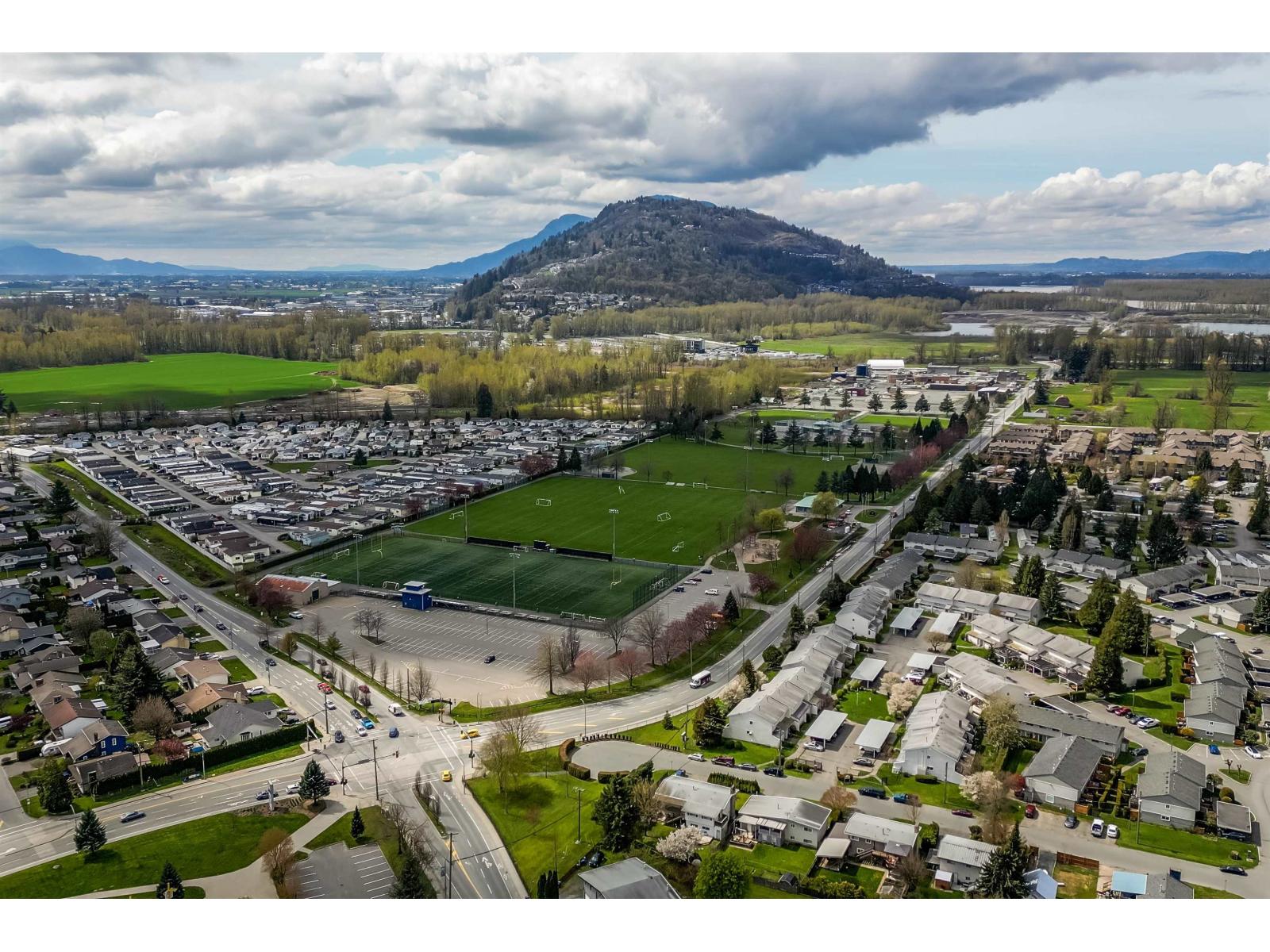 1 9206 CORBOULD STREET, Chilliwack Proper West, Chilliwack