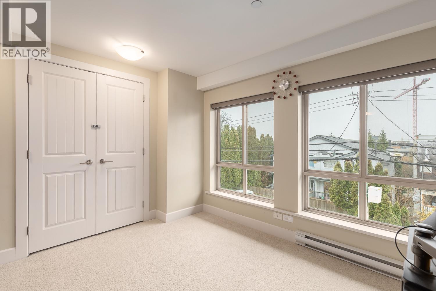 5 215 E 4TH STREET, North Vancouver