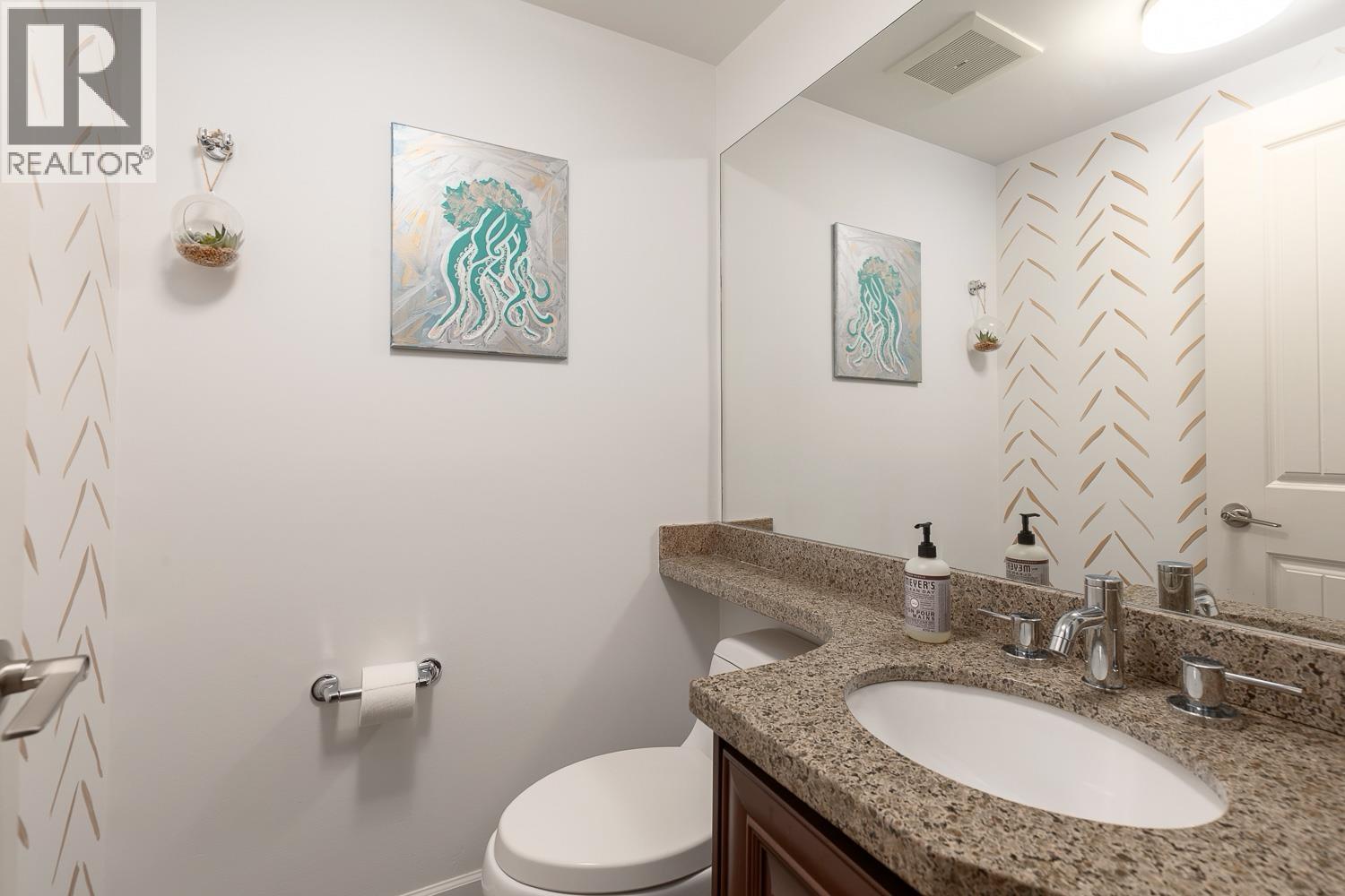 5 215 E 4TH STREET, North Vancouver