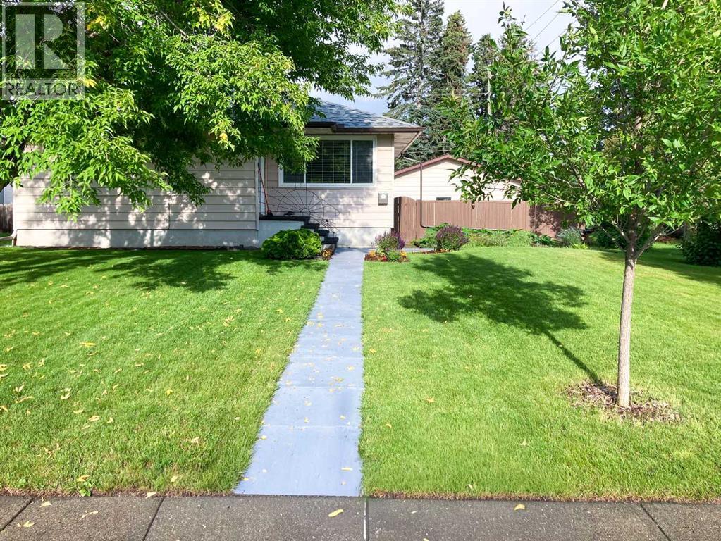 Single Family House Bungalow for Sale in  Waterloo Drive SW Wildwood Calgary 