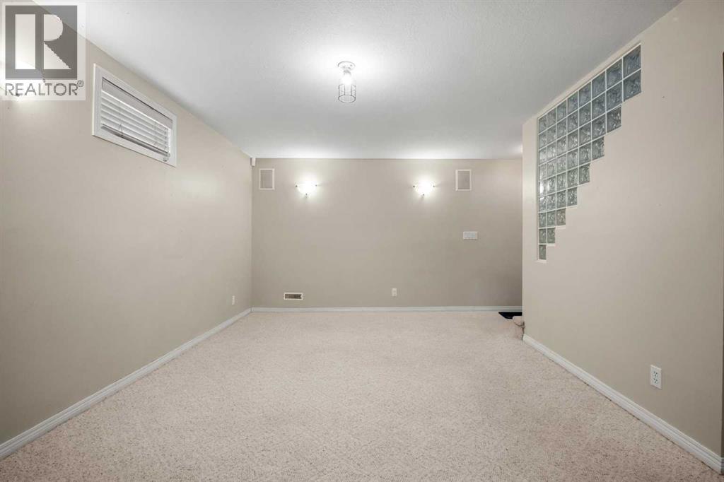 Single Family House Bungalow for Sale in  Deerbow Place SE Deer Run Calgary 