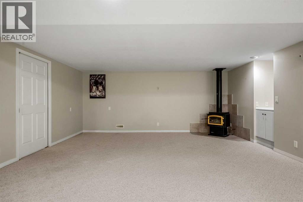 Single Family House Bungalow for Sale in  Deerbow Place SE Deer Run Calgary 