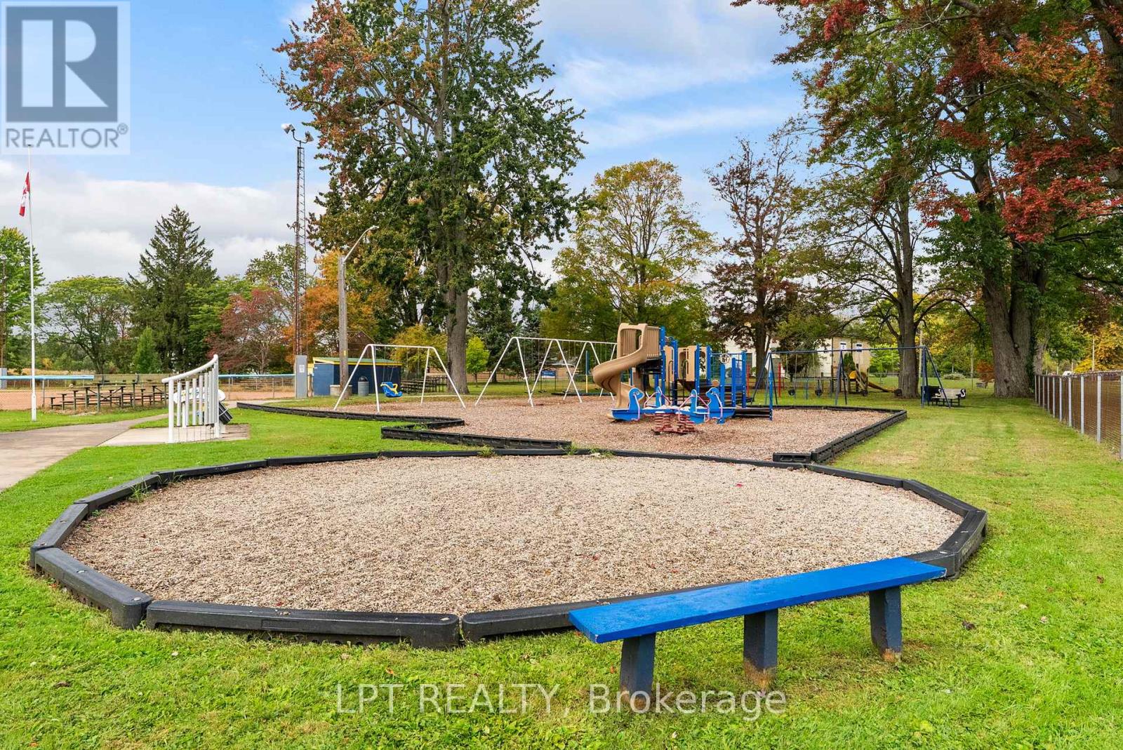 18 DURHAM STREET, Newbury, Ontario