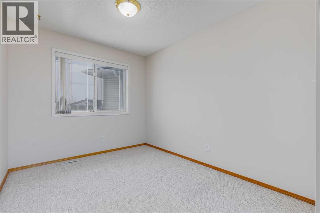 Single Family House 4 Level for Sale in  Rocky Ridge Court NW Rocky Ridge Calgary 