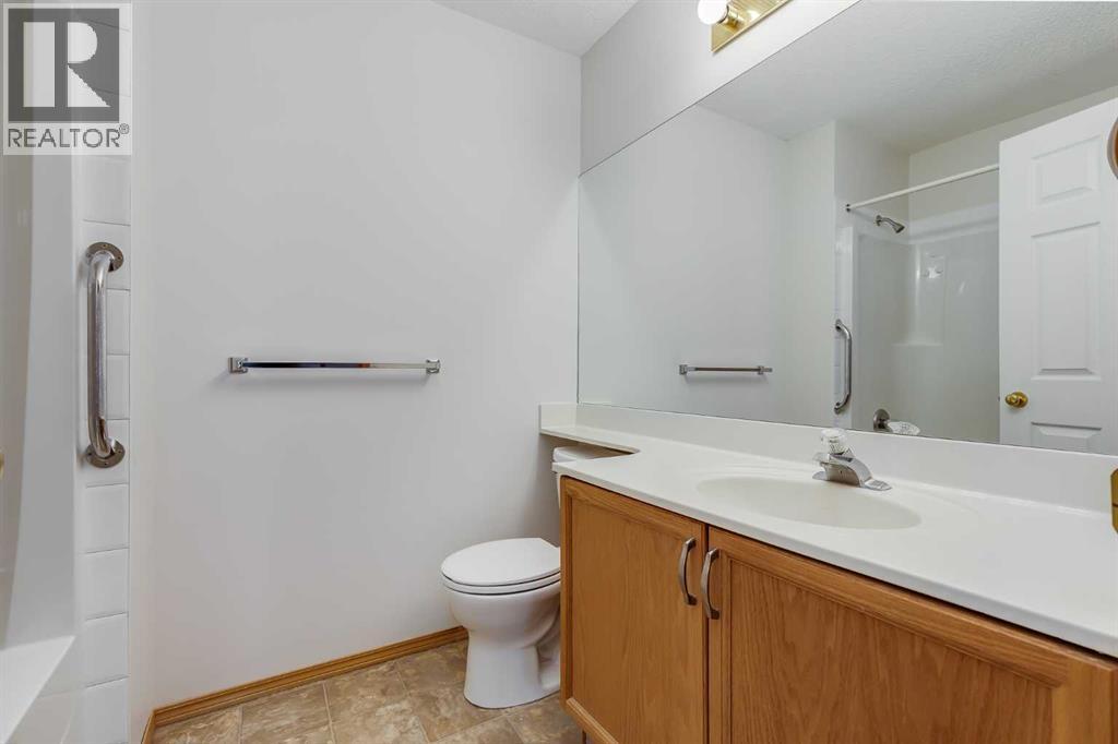 Single Family House 4 Level for Sale in  Rocky Ridge Court NW Rocky Ridge Calgary 