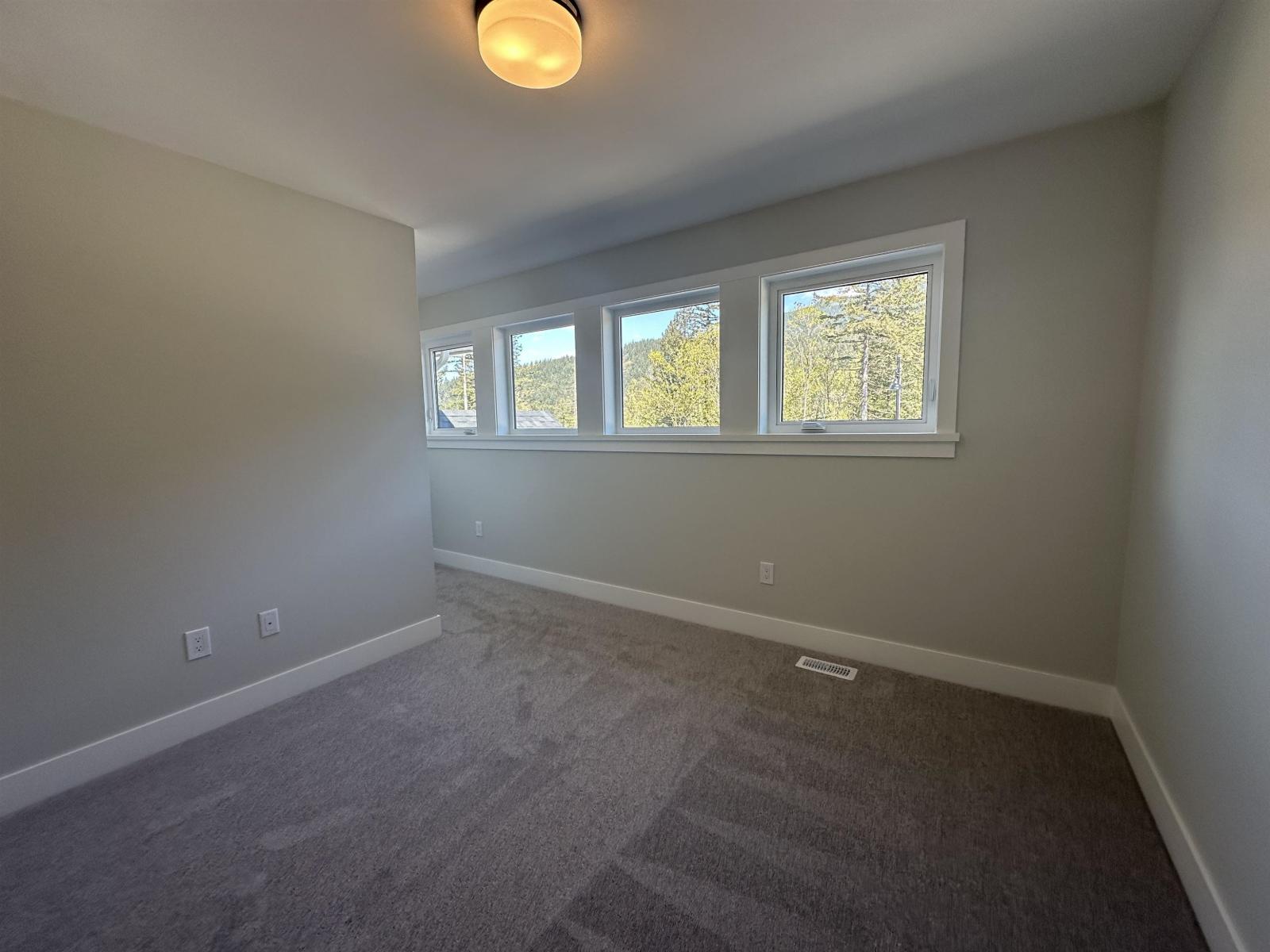 1985 SPARROW HAWK PLACE, Mt Woodside, Agassiz