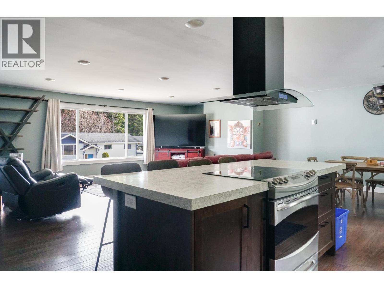 60 ANGLE STREET, Kitimat