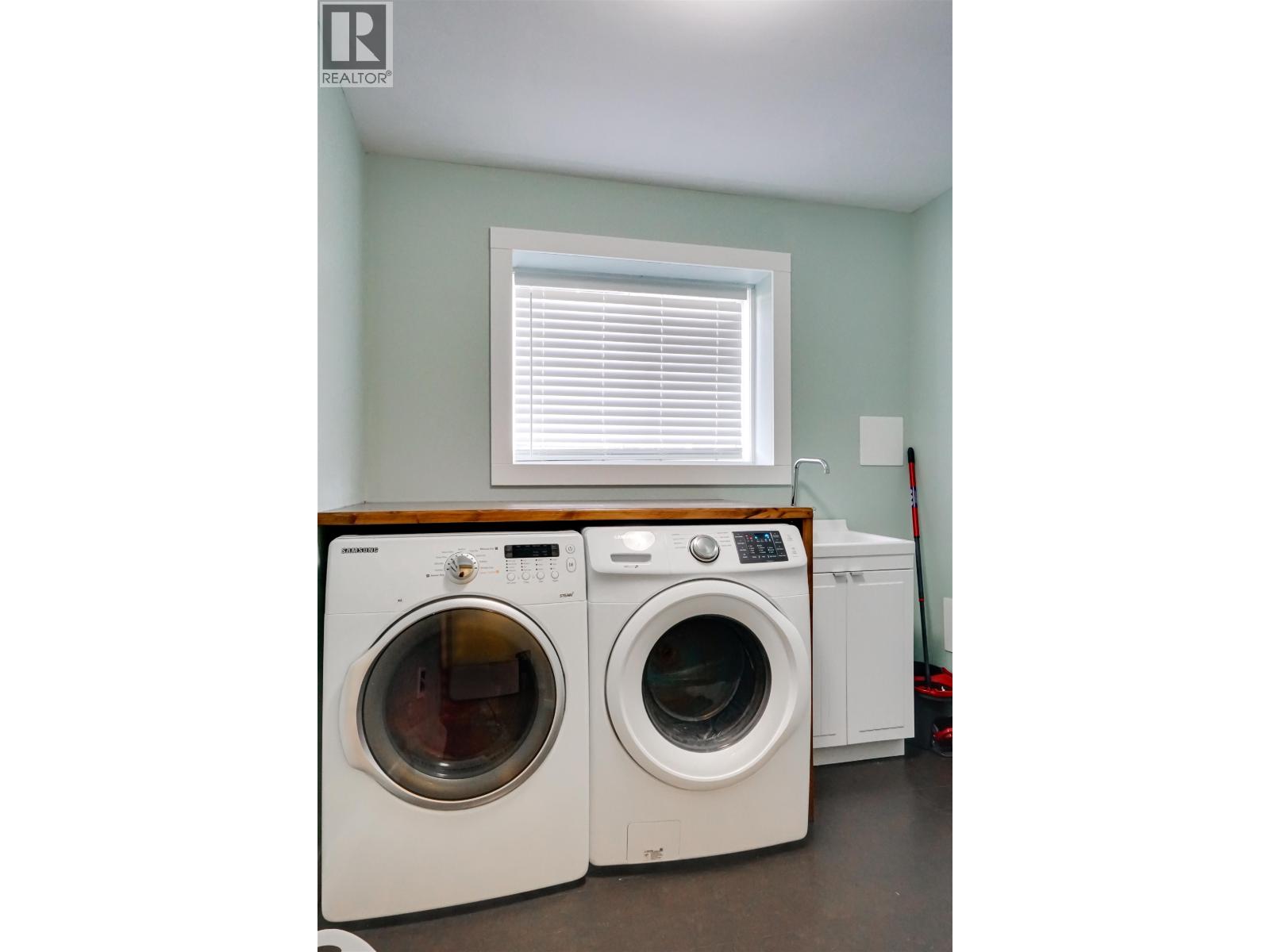 60 ANGLE STREET, Kitimat