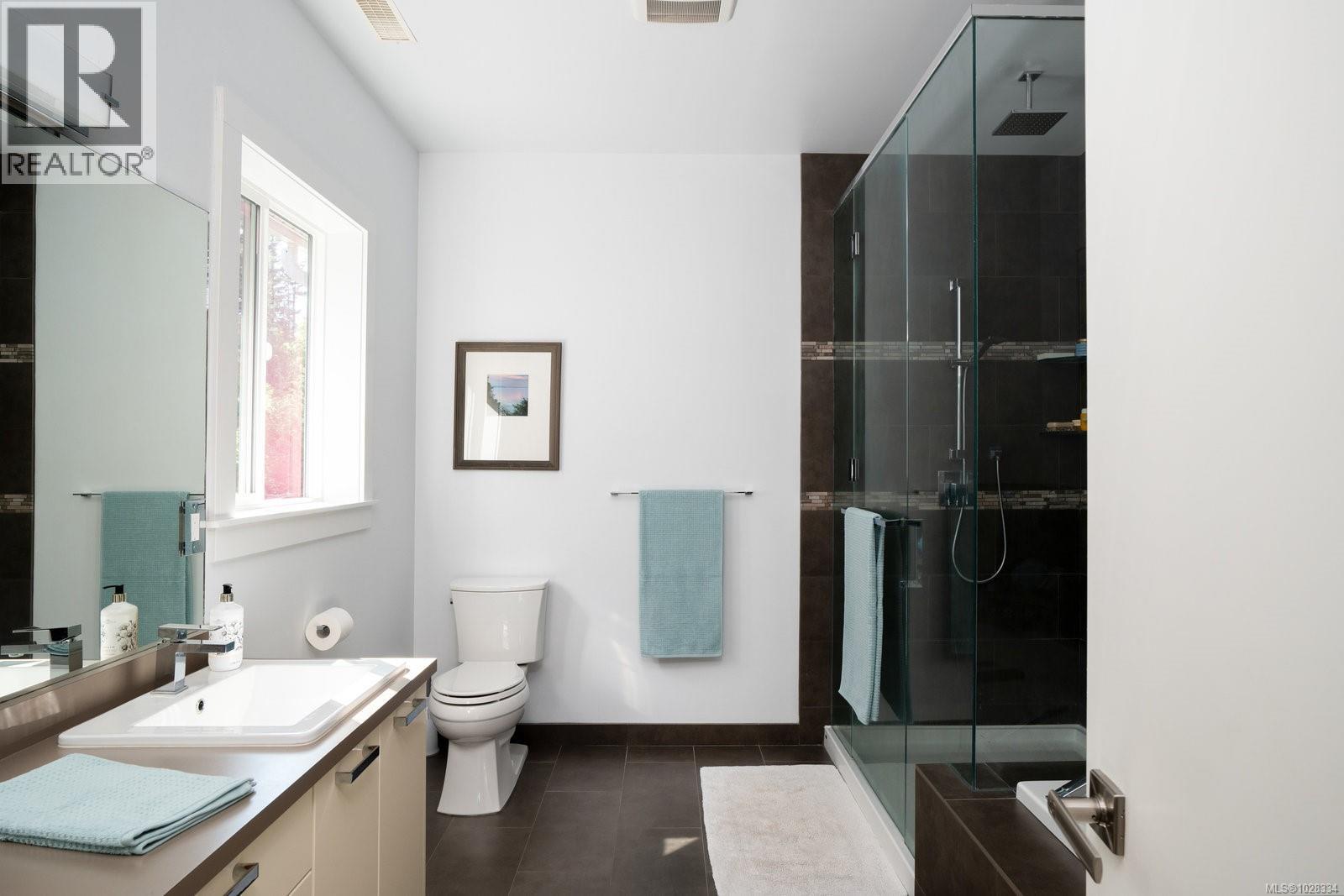 3022 Sarah Dr - 24