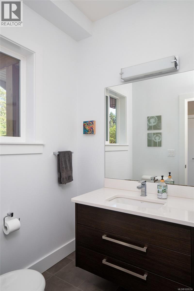 3022 Sarah Dr - 32