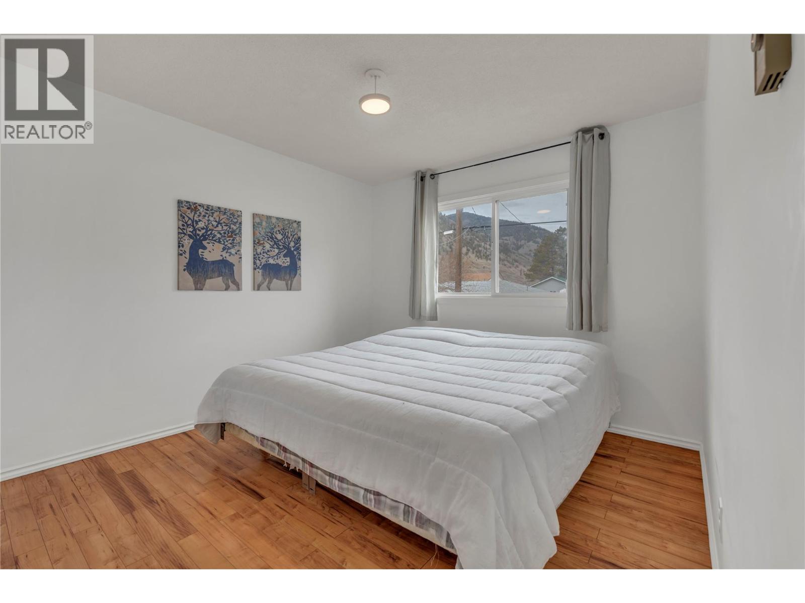 531 3rd Avenue, Keremeos