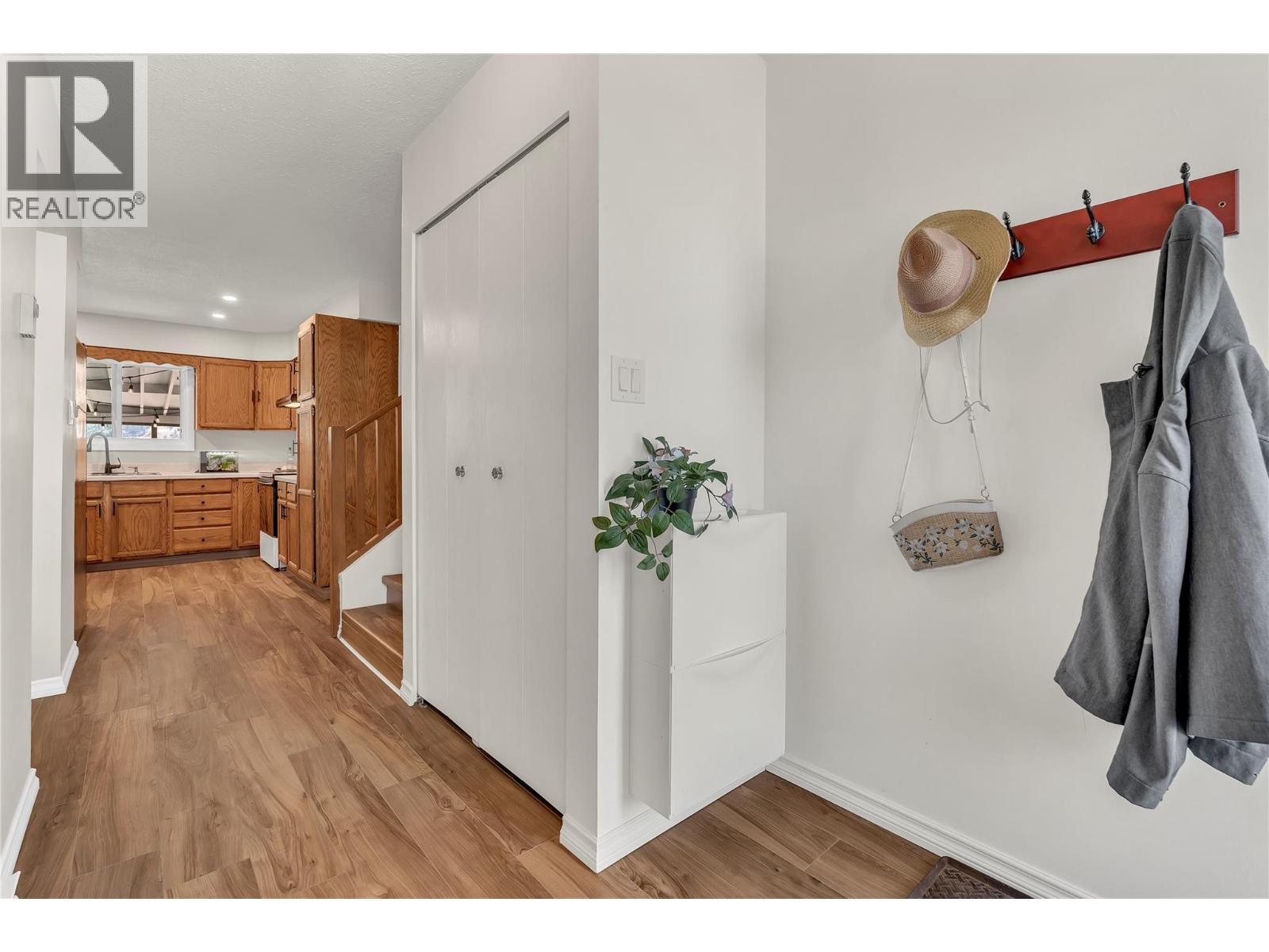 531 3rd Avenue, Keremeos