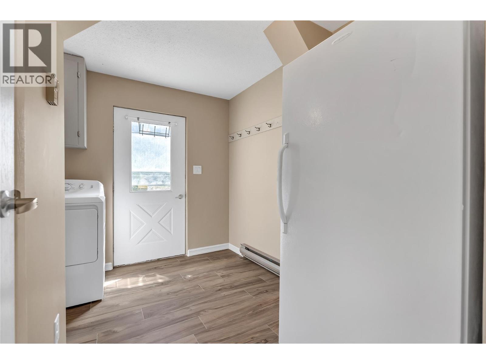 531 3rd Avenue, Keremeos