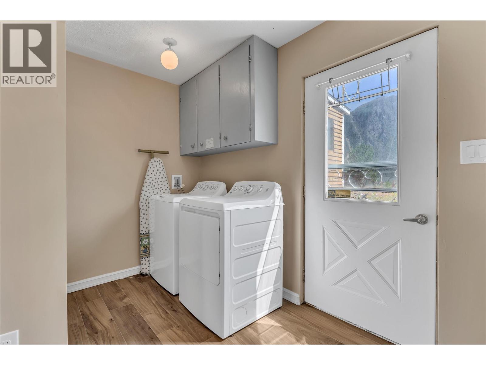 531 3rd Avenue, Keremeos