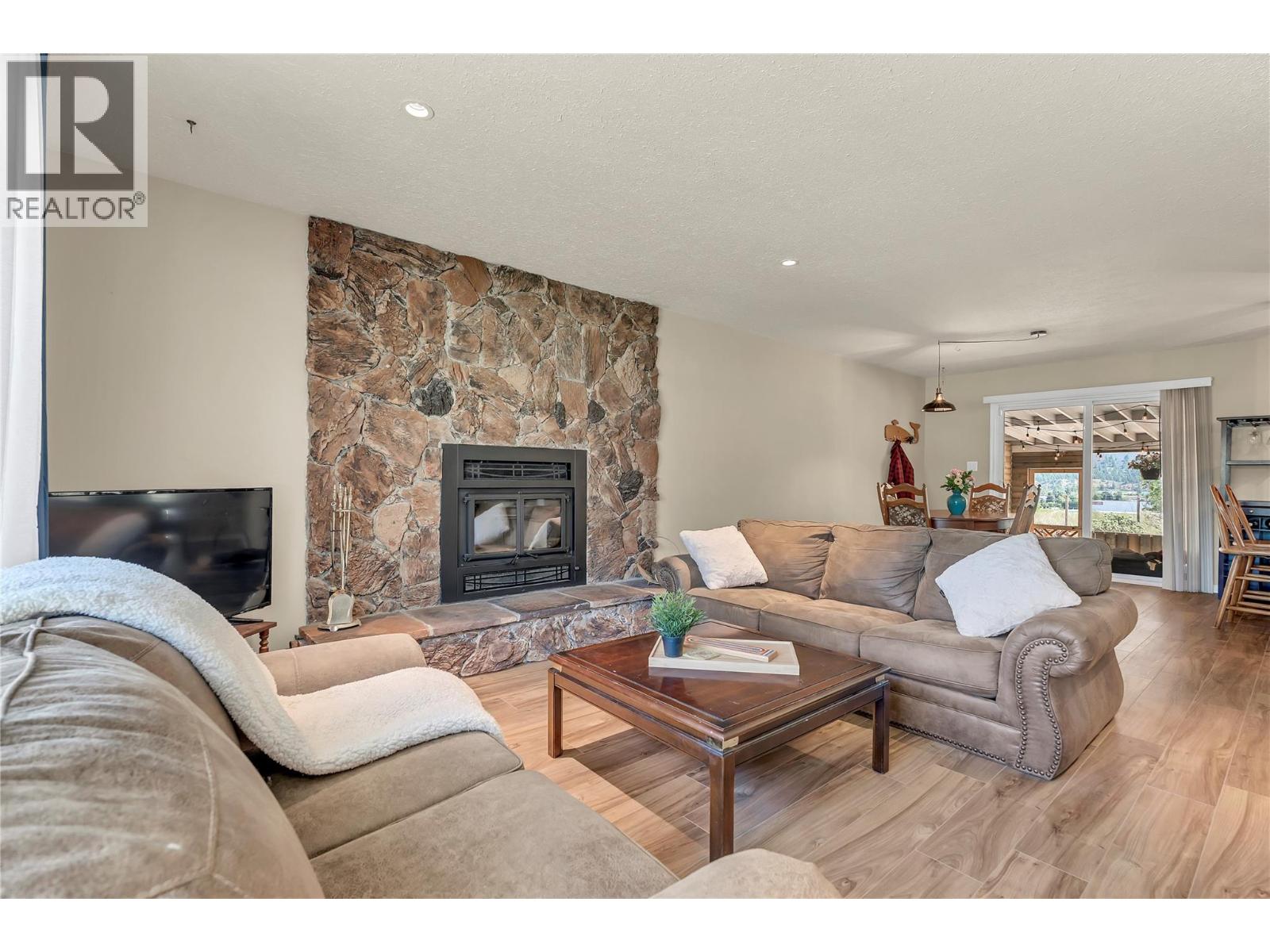 531 3rd Avenue, Keremeos