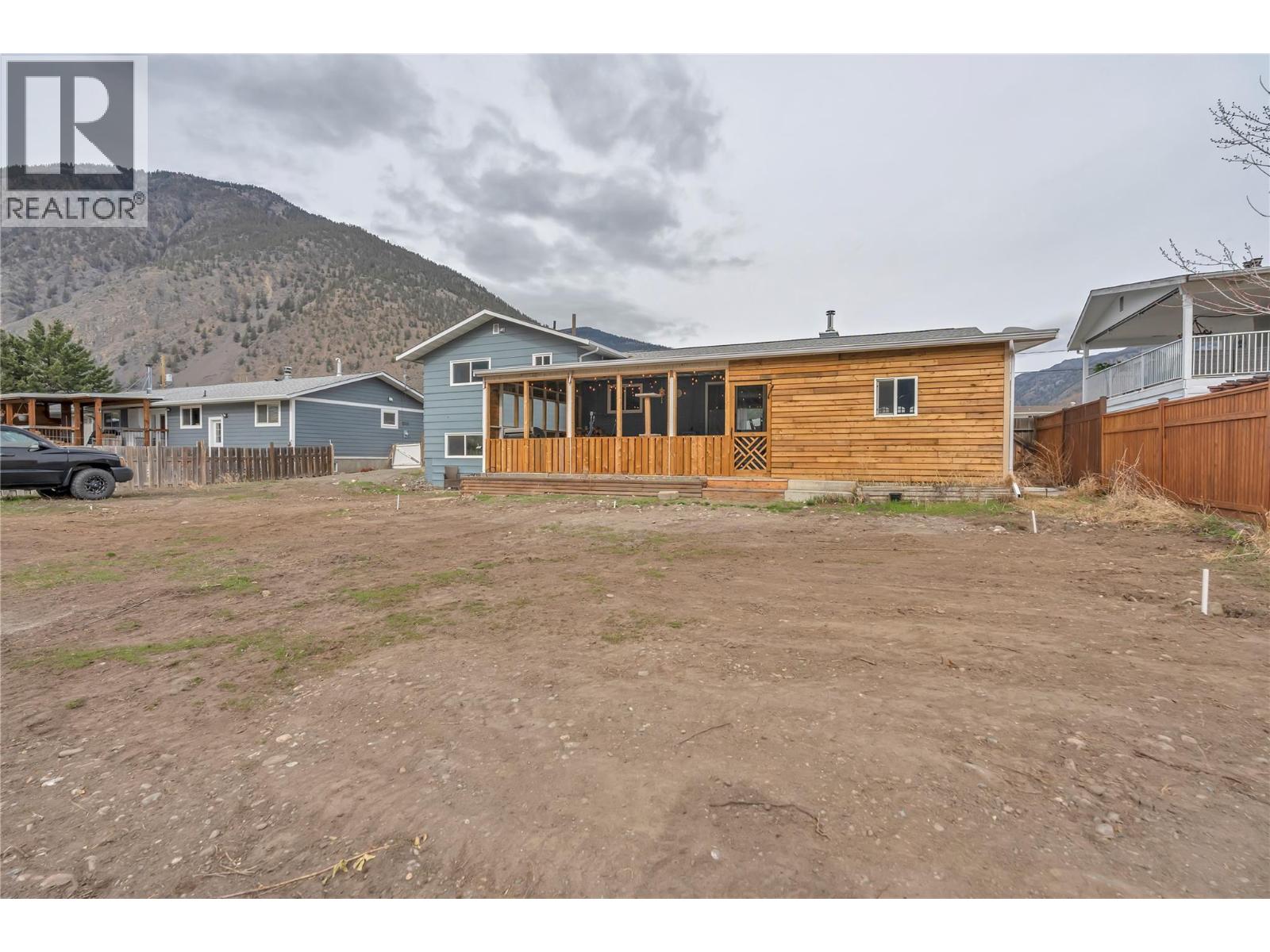 531 3rd Avenue, Keremeos