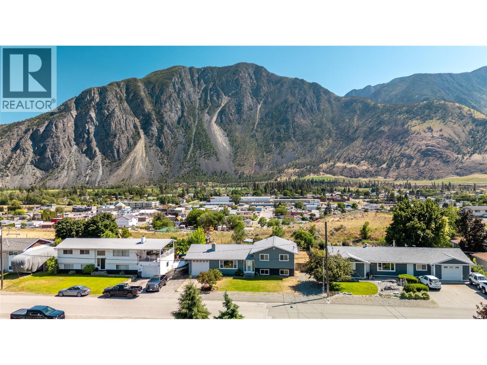 531 3rd Avenue, Keremeos
