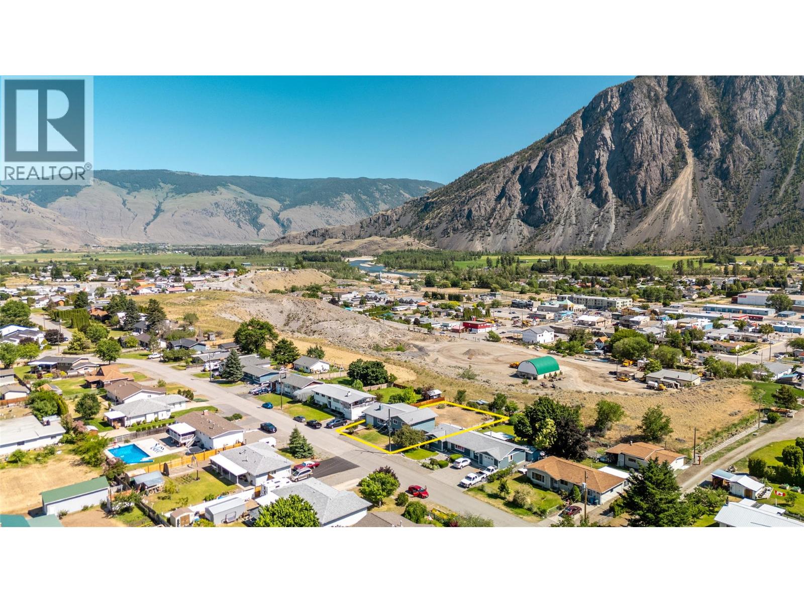 531 3rd Avenue, Keremeos
