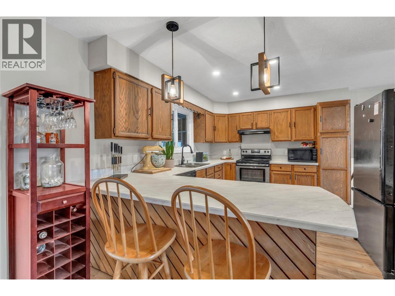 531 3rd Avenue, Keremeos