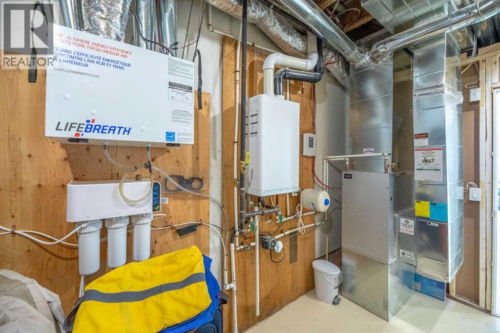 Single Family House for Sale in  Crestmont Boulevard SW Crestmont Calgary 