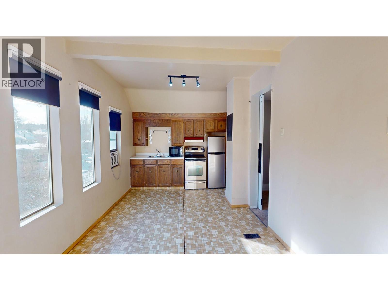 216 14TH AVENUE S - 28