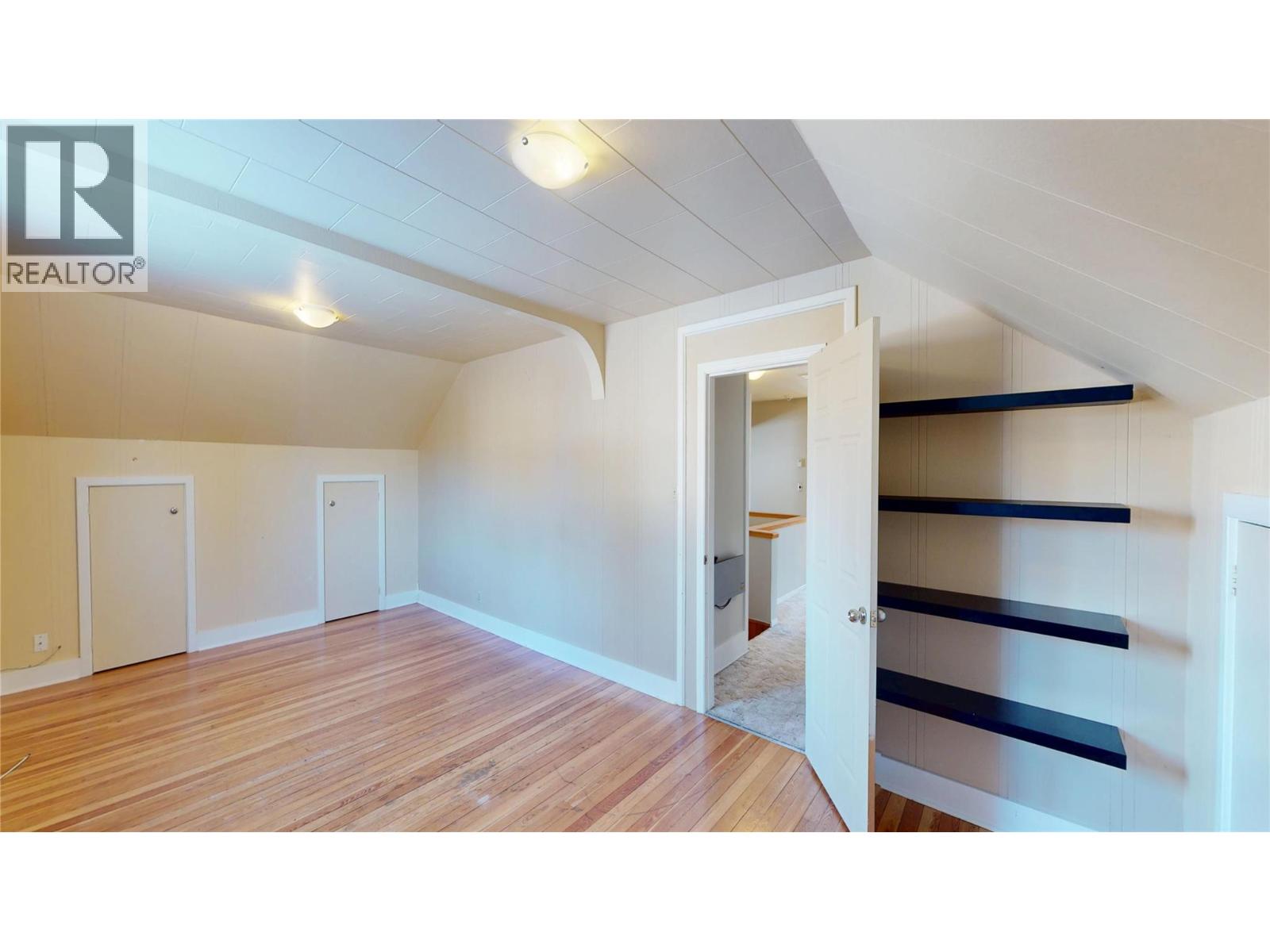 216 14TH AVENUE S - 27