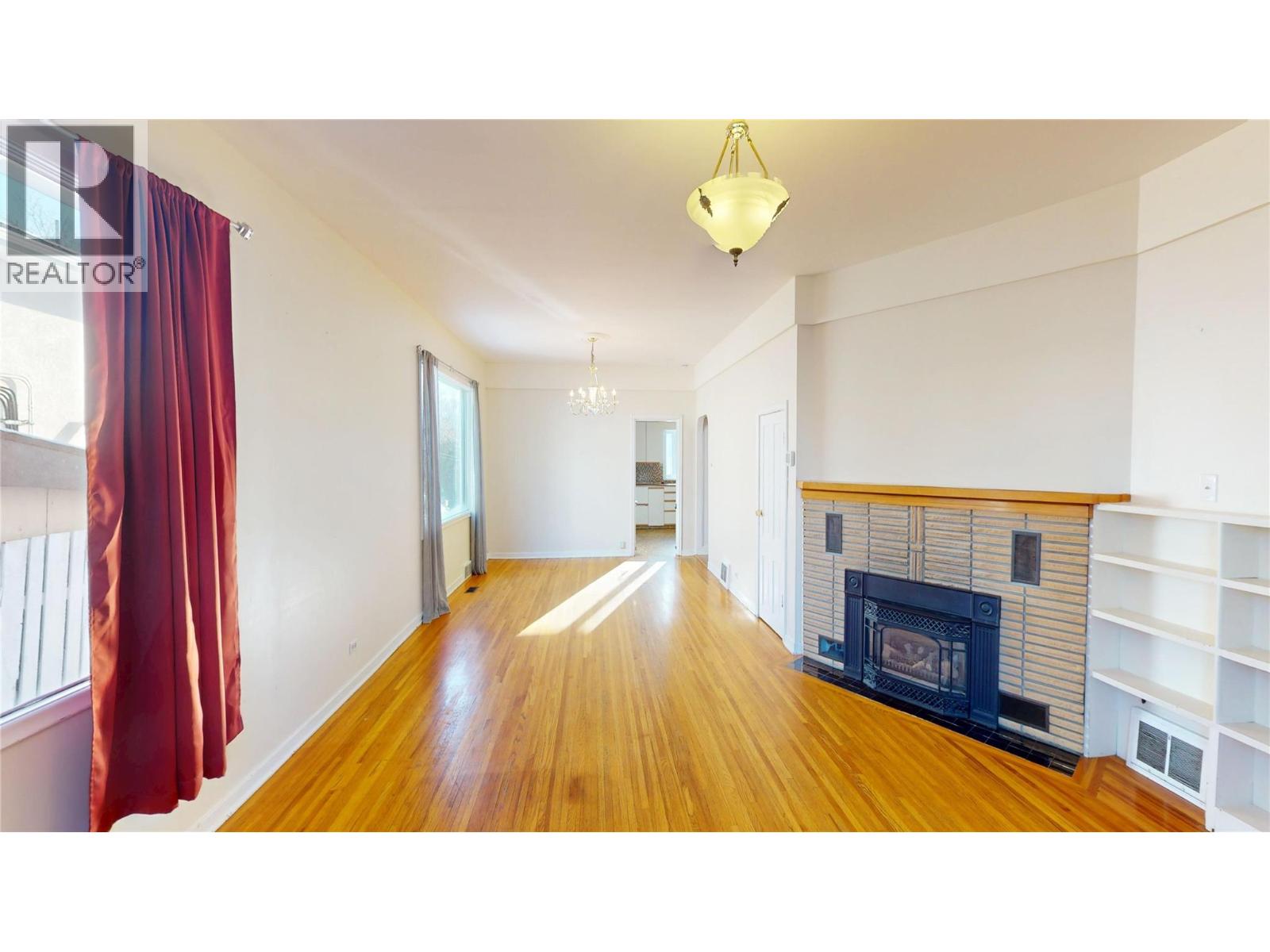 216 14TH AVENUE S - 5