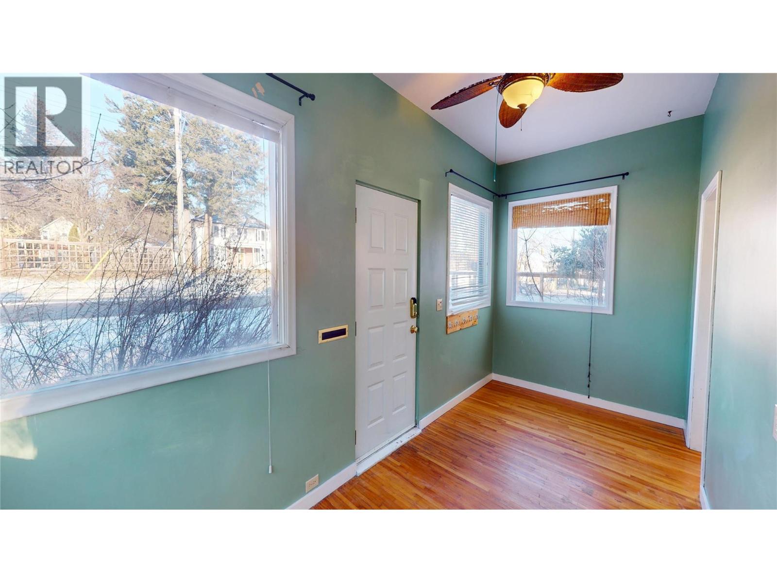 216 14TH AVENUE S - Image 3