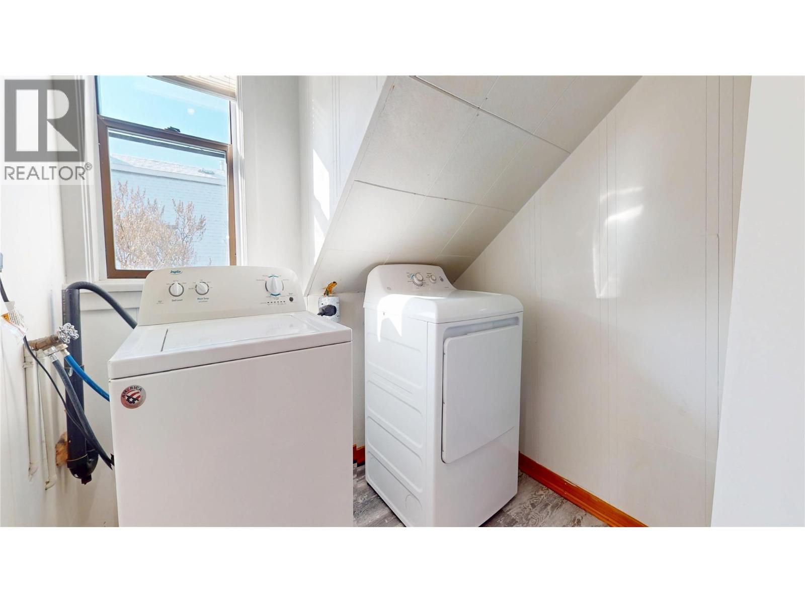 216 14TH AVENUE S - 35