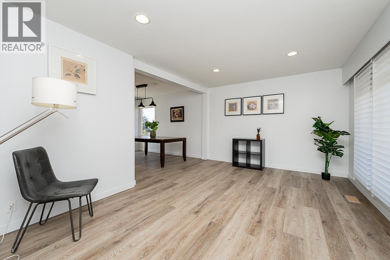 1126 KINGS AVENUE, West Vancouver