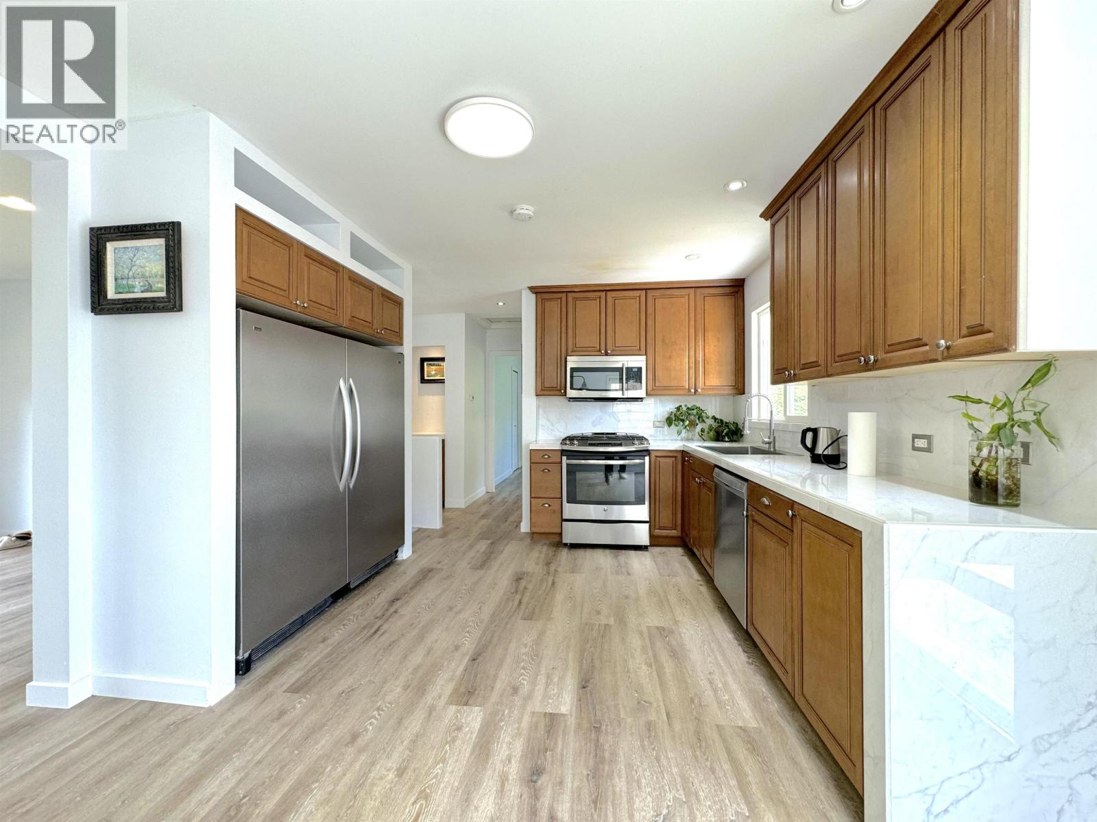 1126 KINGS AVENUE, West Vancouver