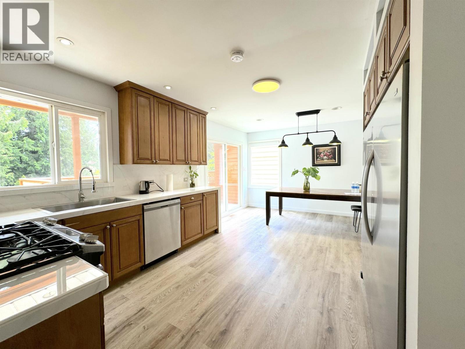 1126 KINGS AVENUE, West Vancouver