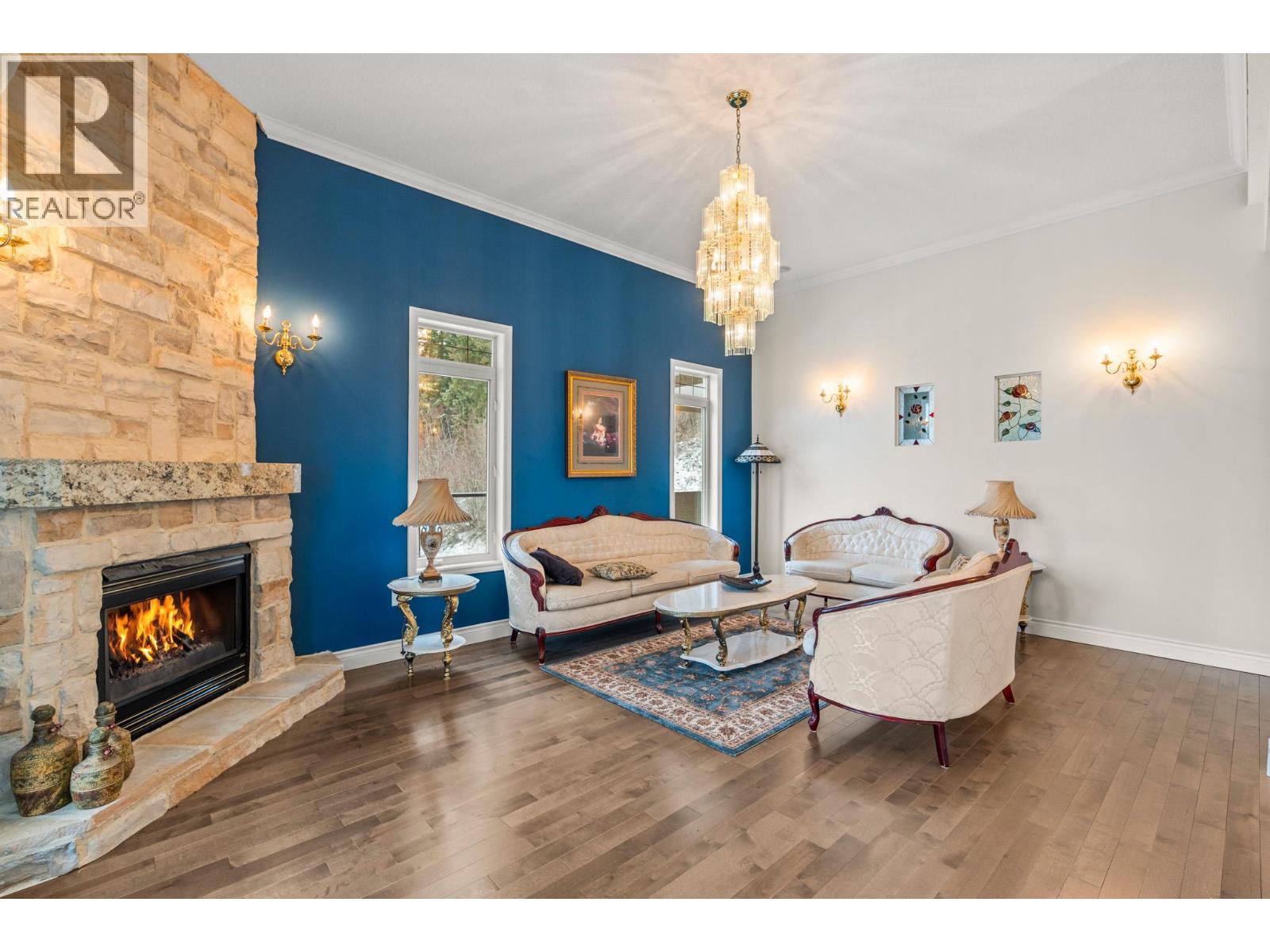 5475/5477 Kingsview Road - 11