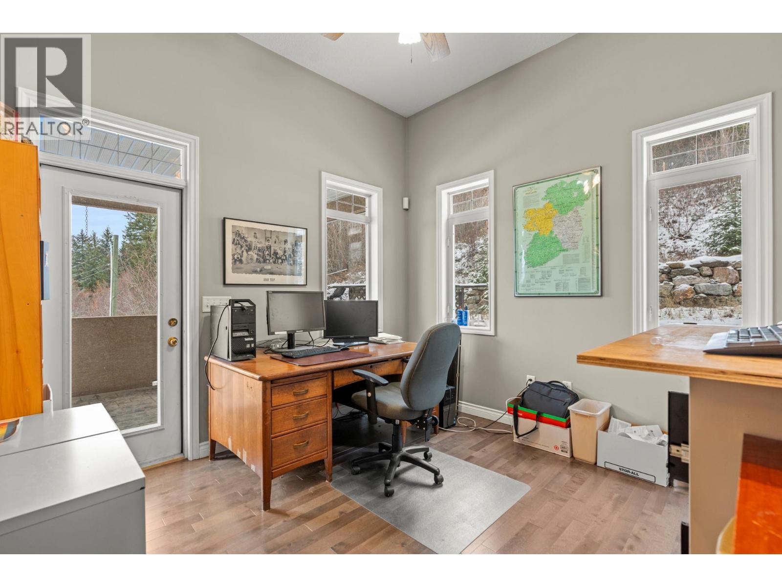 5475/5477 Kingsview Road - 15
