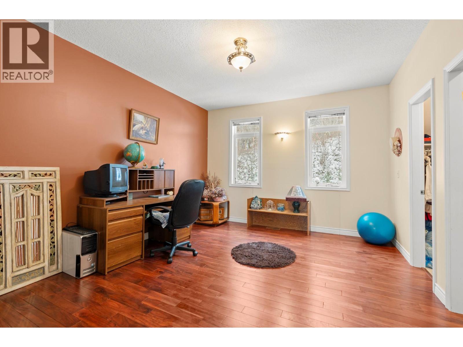 5475/5477 Kingsview Road - 36