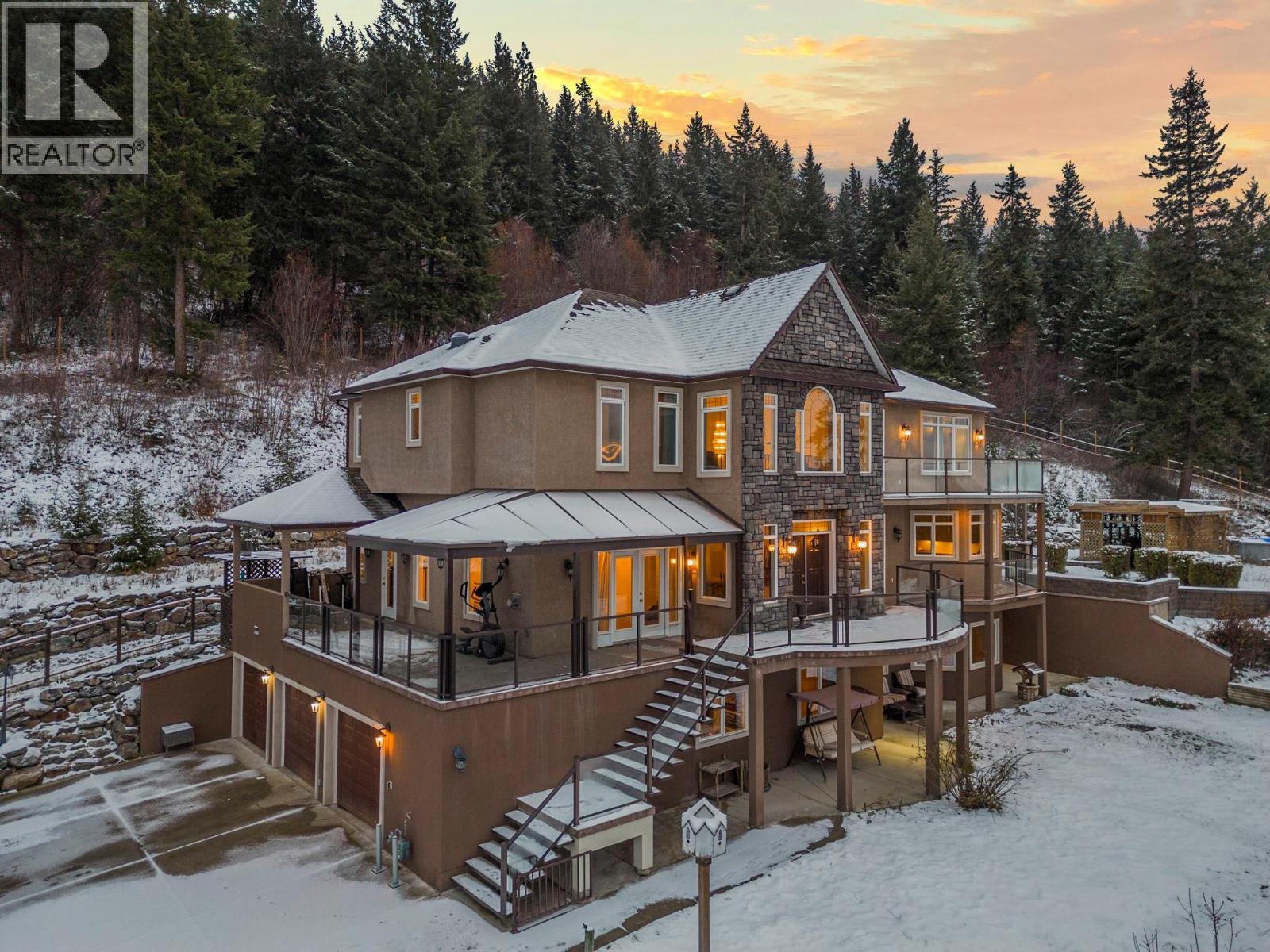 5475/5477 Kingsview Road - 4