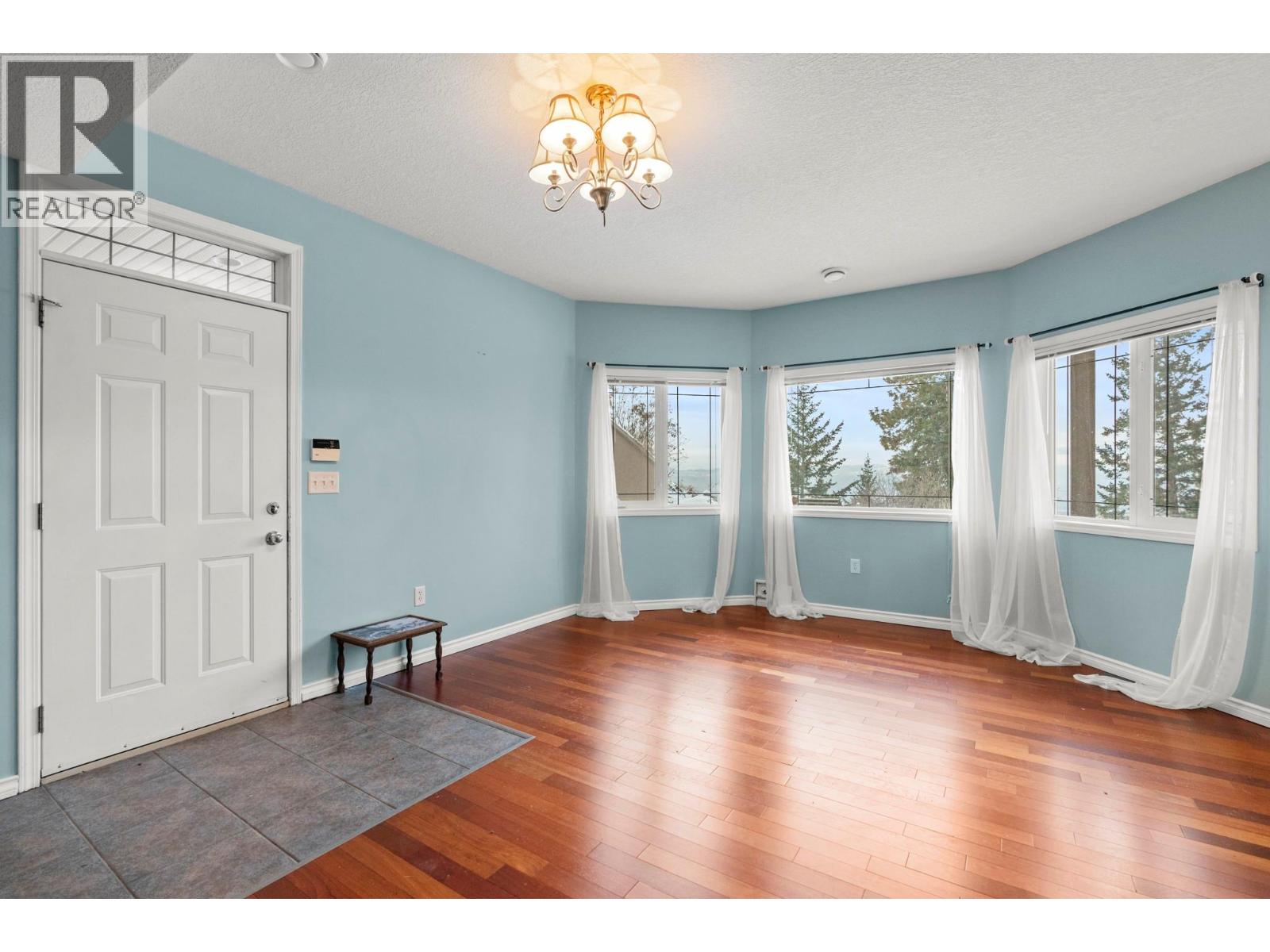 5475/5477 Kingsview Road - 46