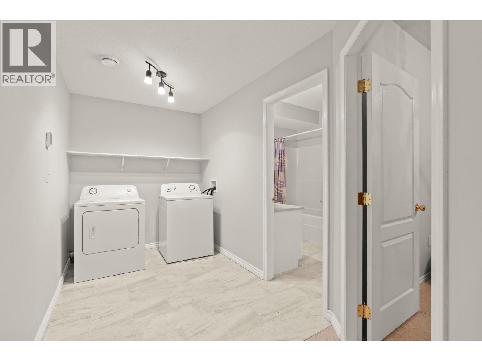 5475/5477 Kingsview Road - 52