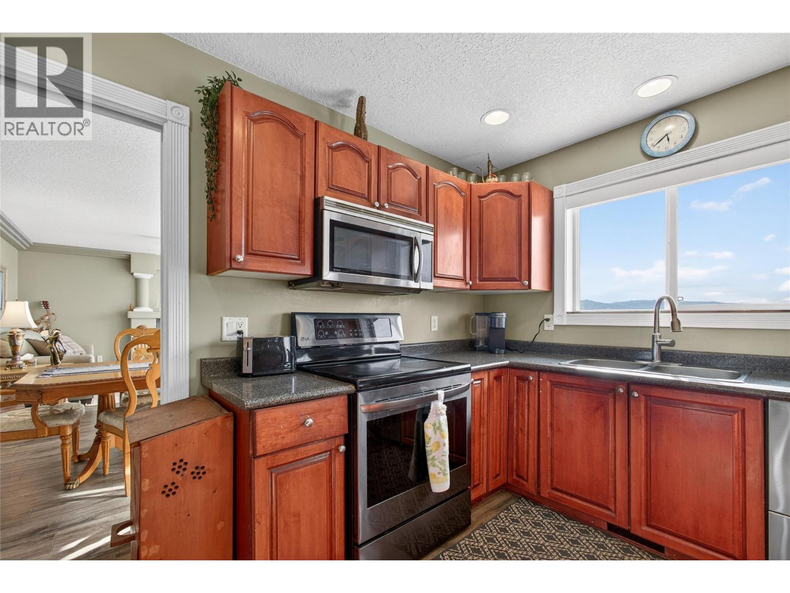  1562 Longley Crescent, Kelowna