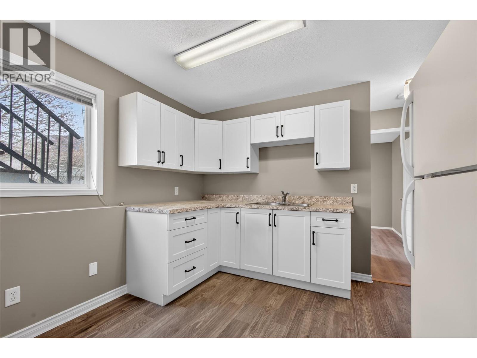  1562 Longley Crescent, Kelowna